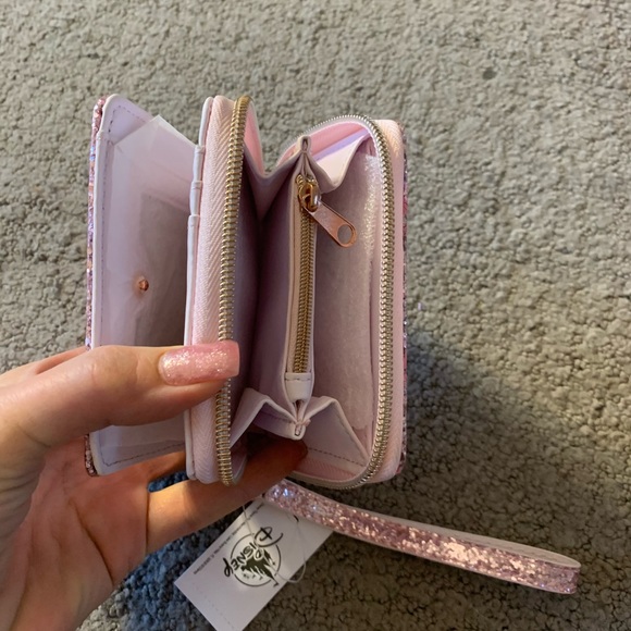 Disney Parks Princess wristlet - Picture 3 of 4